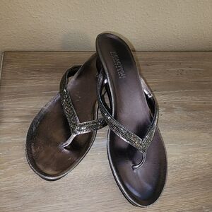 💎Kenneth Cole REACTION Pewter Thong Sandal Flat Size 7.5M